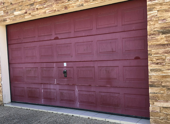 Photo Avant Relaquage - Porte de Garage sectionnelle Aluminium